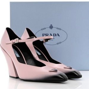 BNIB Prada Modellerie Brushed Leather Mary Jane Pumps Heels in Alabaster 37.5